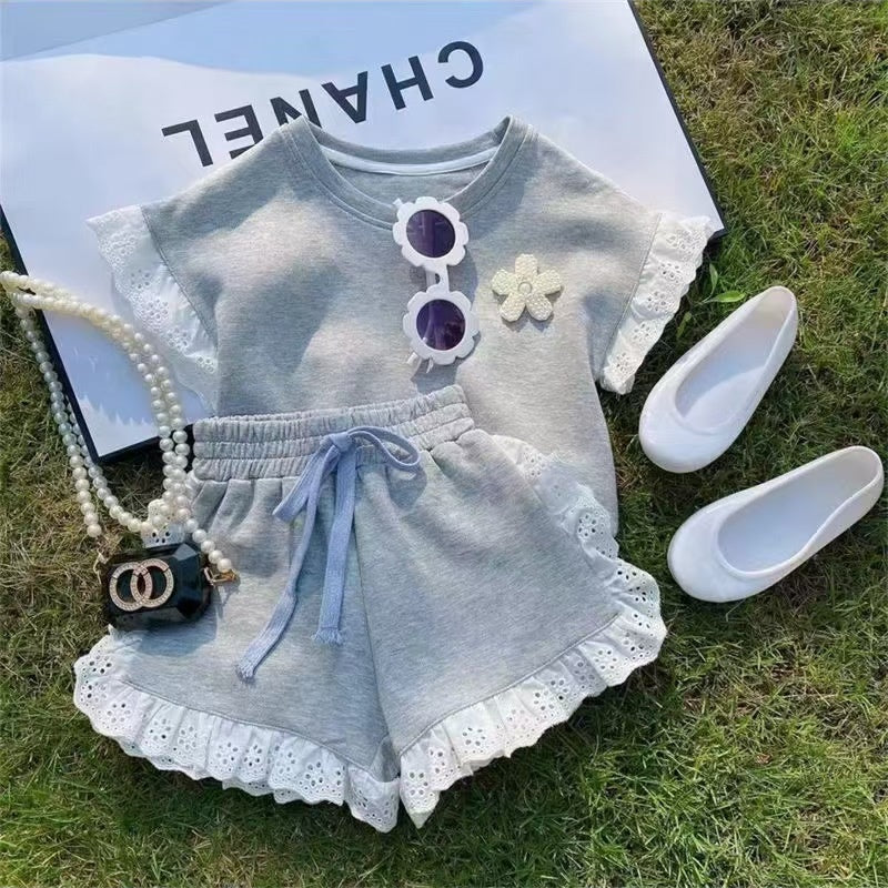 Girls' Summer Outfit: Baby Korean Style Casual Lace Trim Short Sleeve T-shirt and Shorts Two-Piece Set for Young Children, Stylish