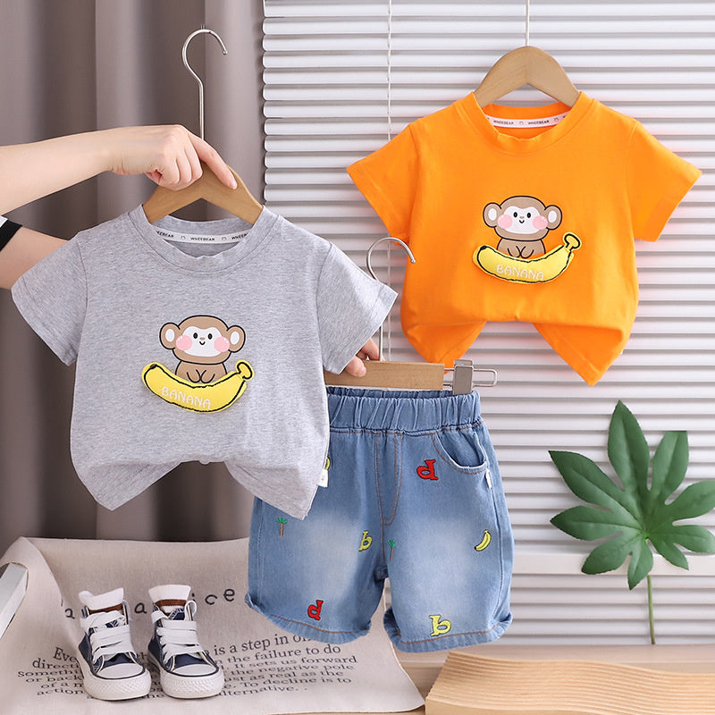 Boys' Summer 2026 New Set: Monkey Banana Round Neck Short Sleeve Shorts Two-Piece Set, Stylish and Fashionable Children's Clothing