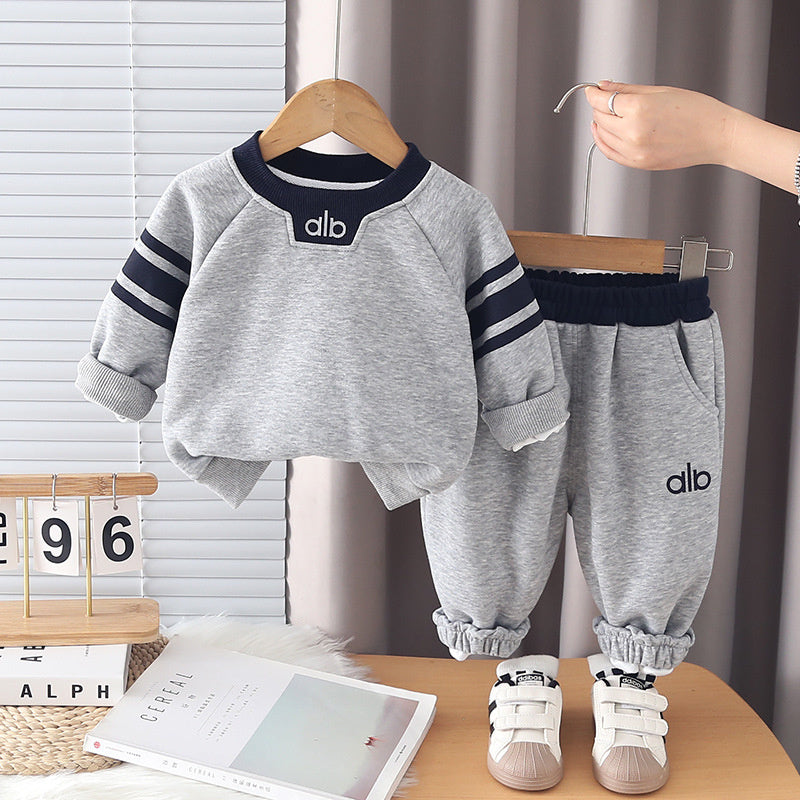 Outfit 2026 New Spring and Style Autumn Bunny Sweatshirt Two-Piece Set Boys' Sports Suit Wholesale