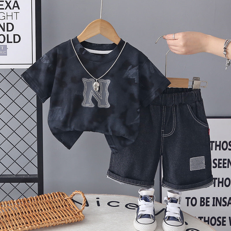 Boys' Summer Outfit Set 2026 New Fashionable Letter Necklace Short Sleeve Pants for 1-3 Year Old Toddlers