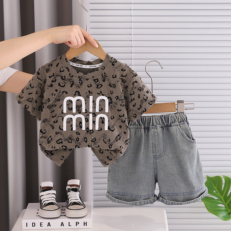 Boys' Outfit 2026 New Fashionable Children's Summer Leopard Print Letter Short Sleeve Clothes for Boys and Toddlers