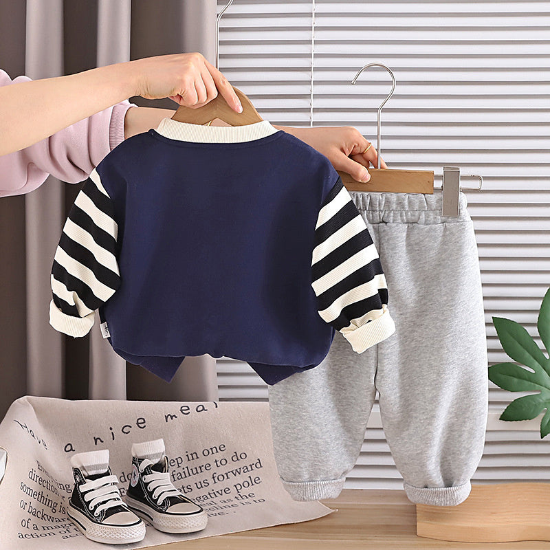 Boys' Autumn Outfit: Stylish Cartoon Pocket Bear Color-Block Sweatshirt Two-Piece Set, Cute Toddler Clothes for Babies and Children