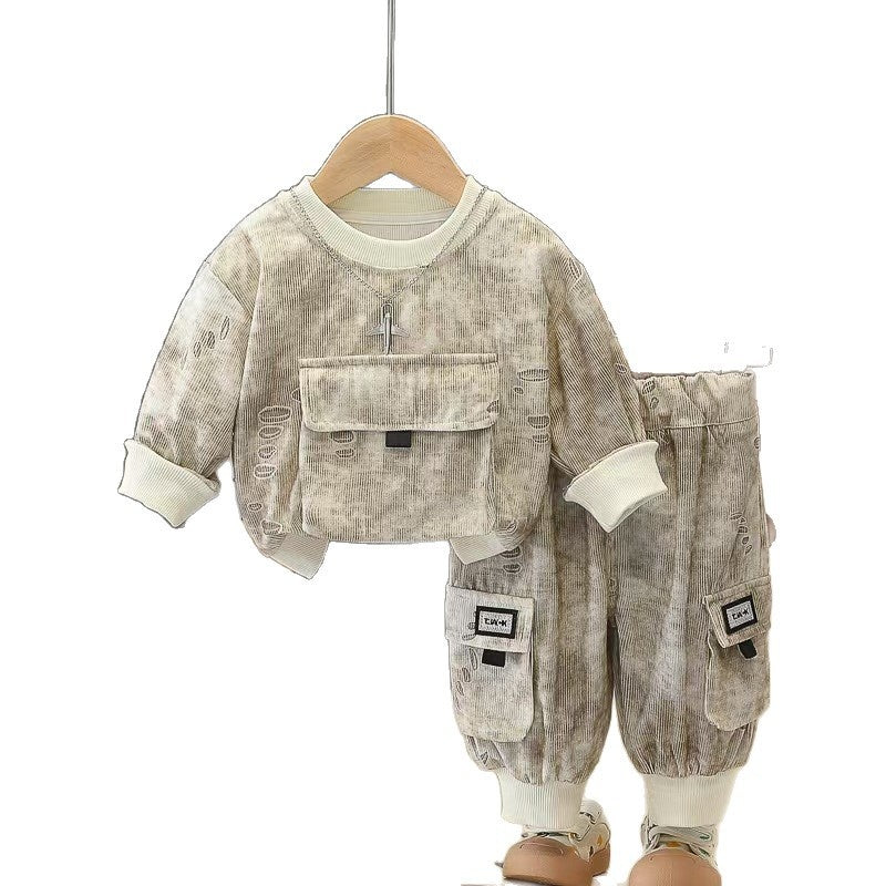 Boys' Outfit 2026 New Fashionable Children's Spring Autumn Style with Ripped Pocket and Necklace Two-Piece Set