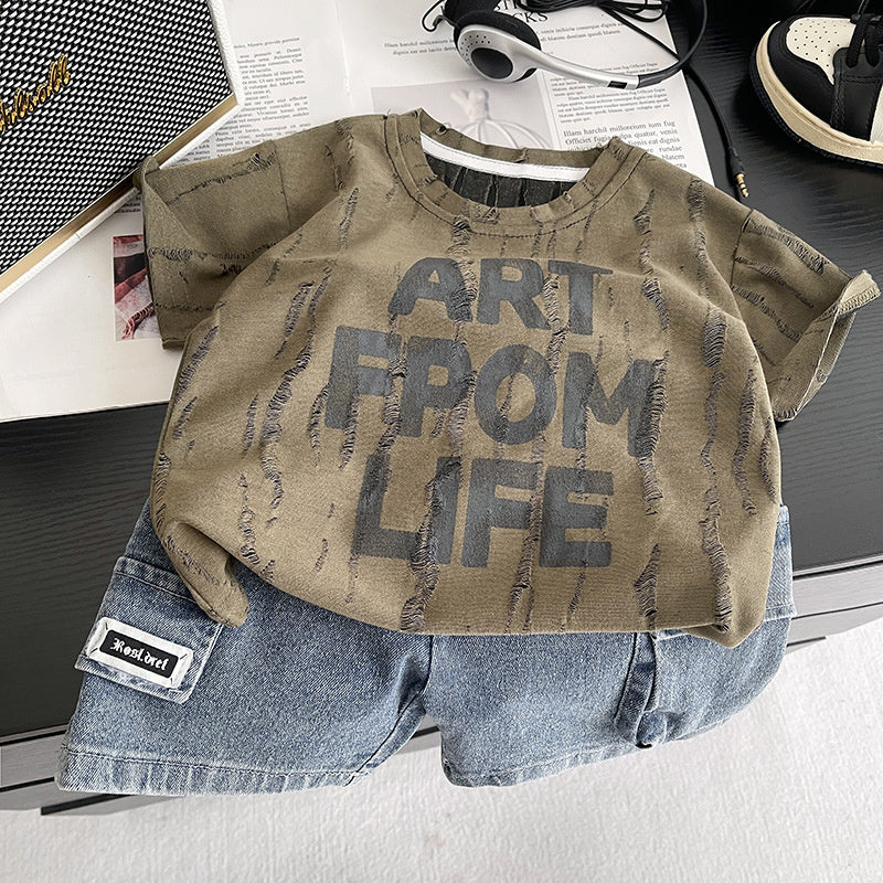 2026 New Men's Summer Outfit: Short-Sleeved Stylish Children's Retro Letter Jeans Two-Piece Set, Trendy and Cool